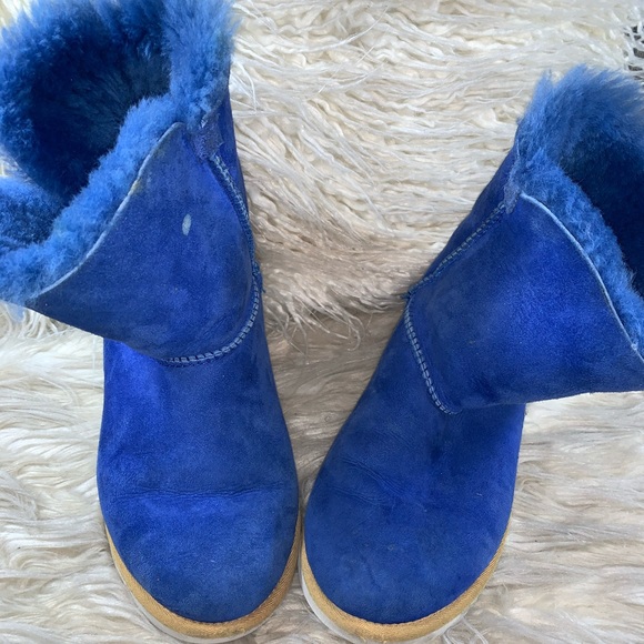 UGG Bailey Button Short Boot - Picture 3 of 14